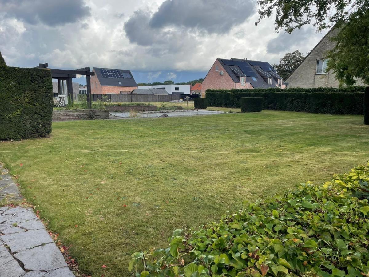 B&B The White House Wielsbeke Bagian luar foto
