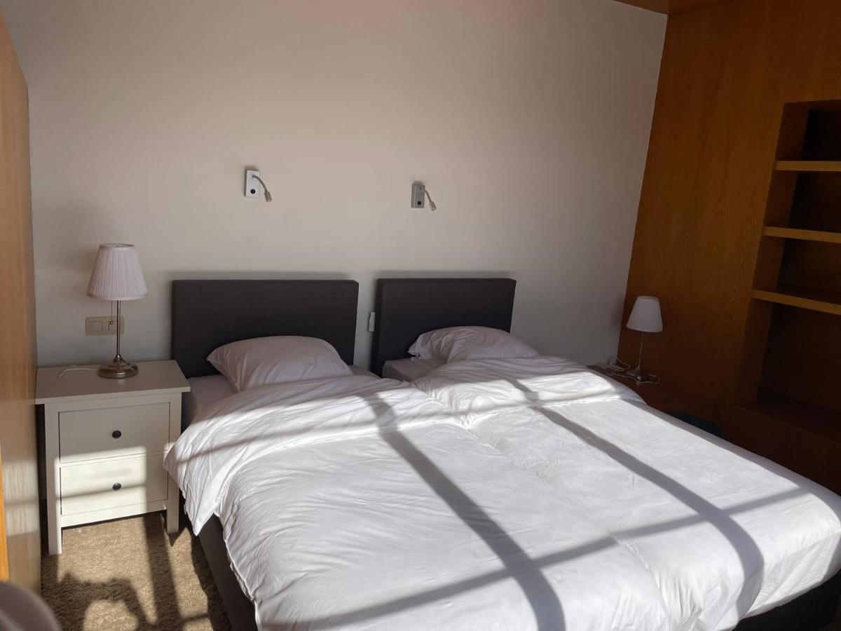 B&B The White House Wielsbeke Bagian luar foto